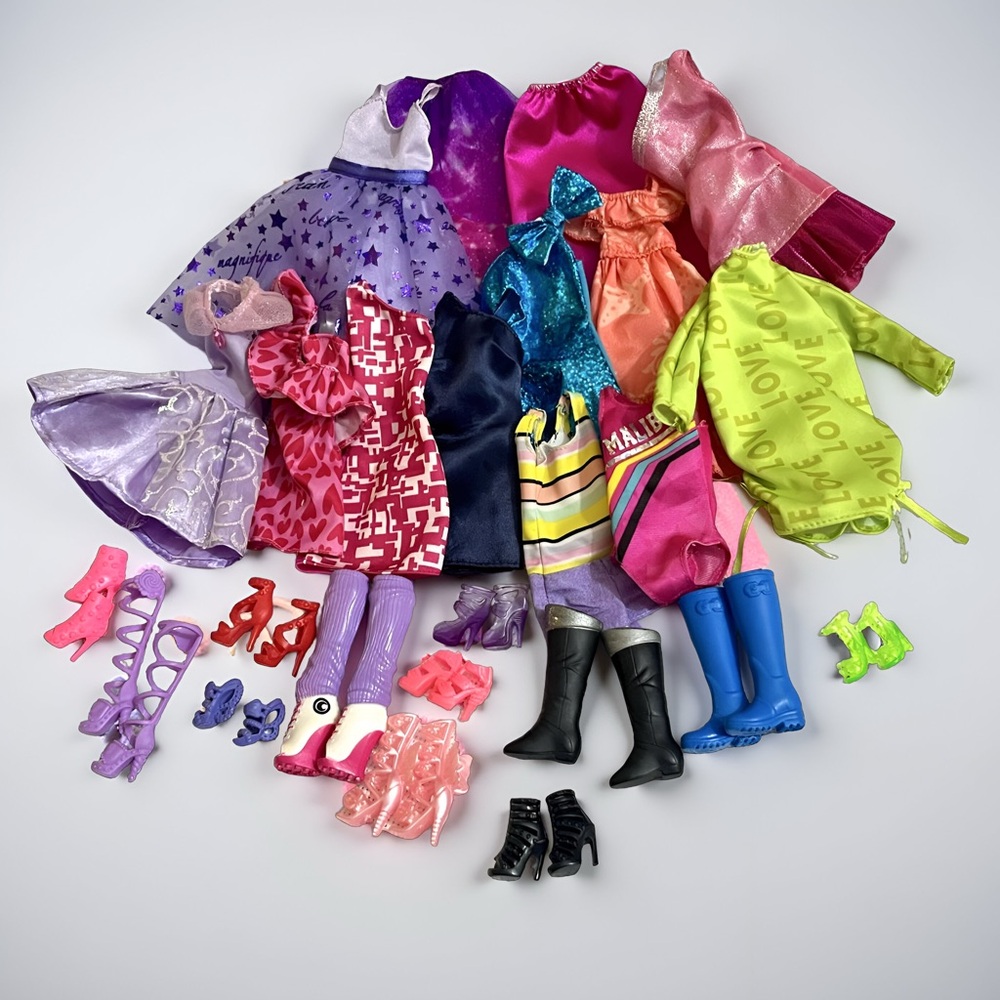 🔥🔥 Barbie Clothes & Shoes
